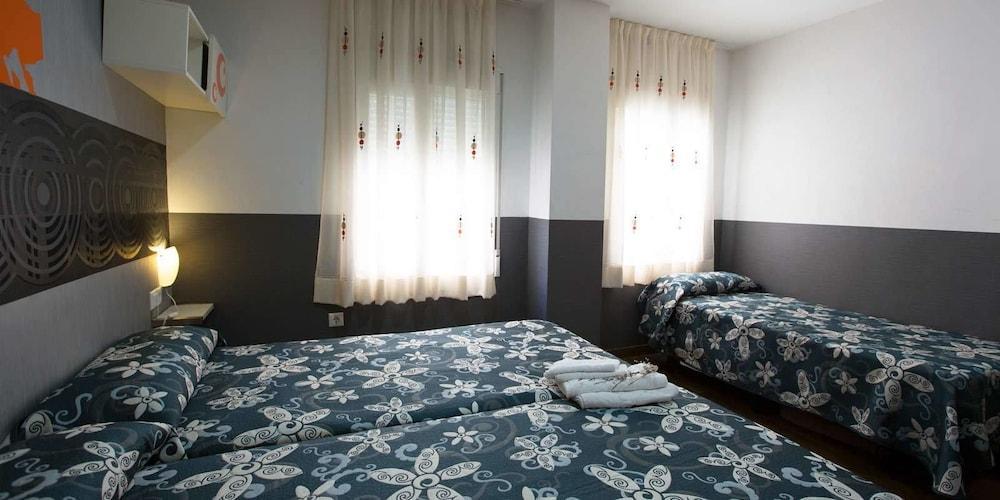 קואנקה Hostal Gaudi Cuenca מראה חיצוני תמונה